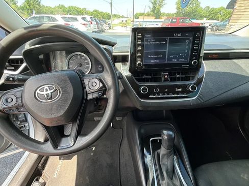 Used 2021 Toyota Corolla LE FWD image 24