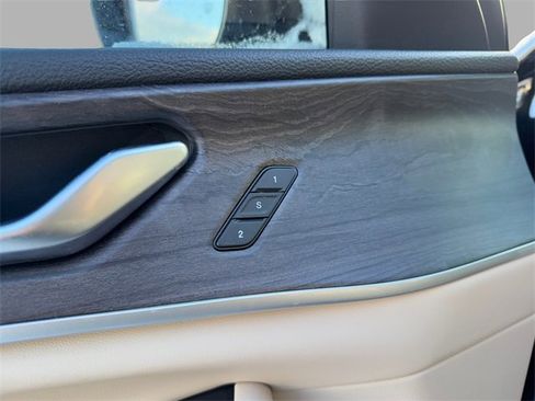 Used 2023 Jeep Grand Cherokee 4WD 4xe image 9