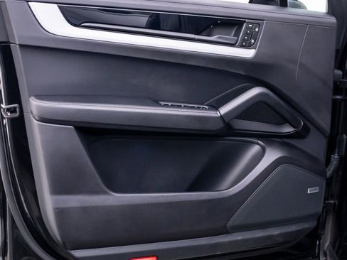 Used 2024 Porsche Cayenne S image 14