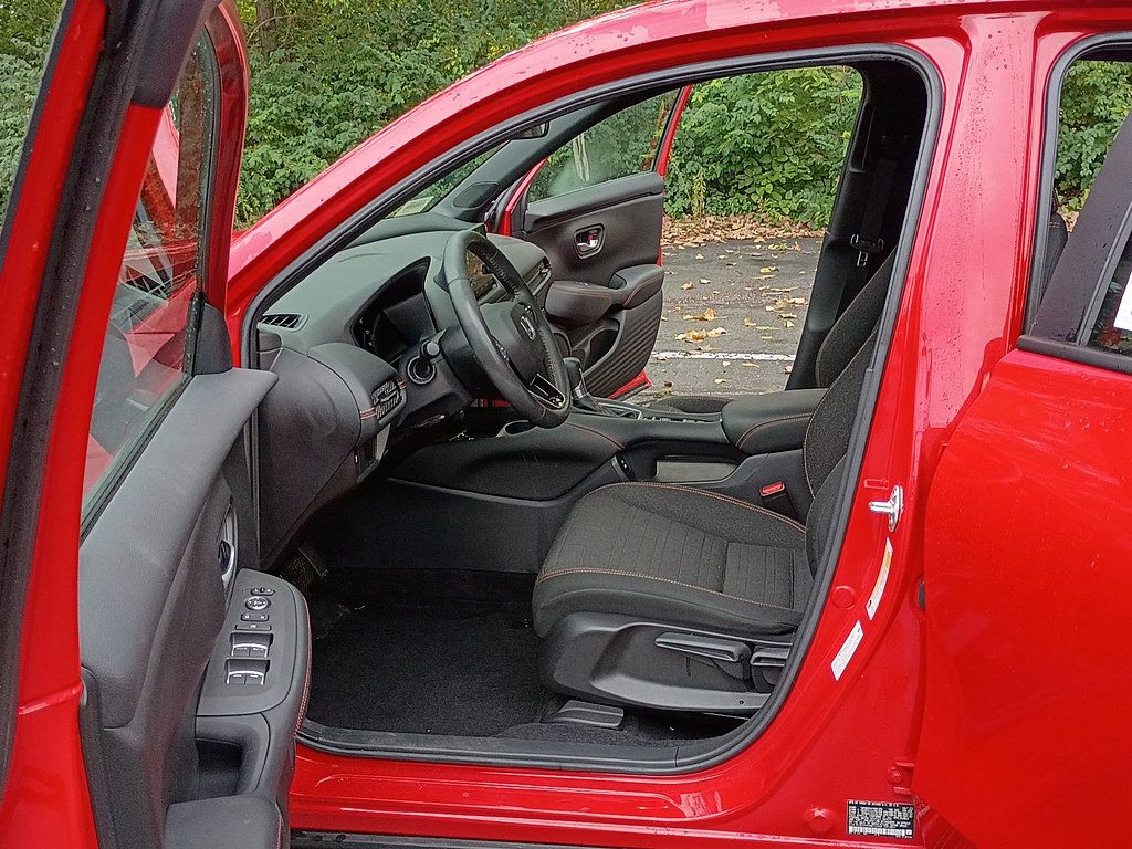 Used 2024 Honda HR-V Sport image 11