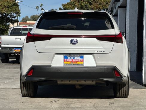 Used 2021 Lexus UX 250h w/ Accessory Package (Z2) image 5