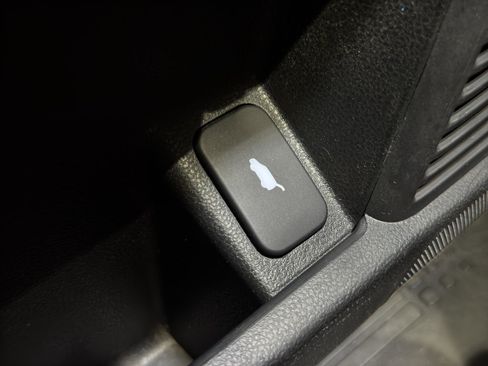 Used 2015 Honda Pilot Touring image 36