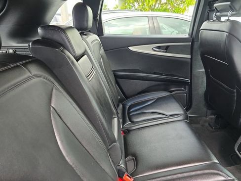 Used 2019 Lincoln Nautilus FWD image 11