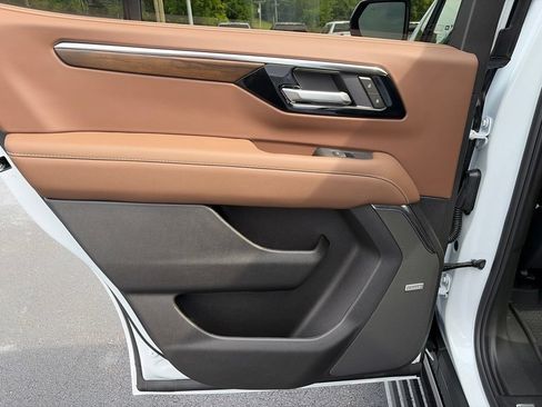 New 2026 Chevrolet Tahoe High Country AWD/4WD image 35