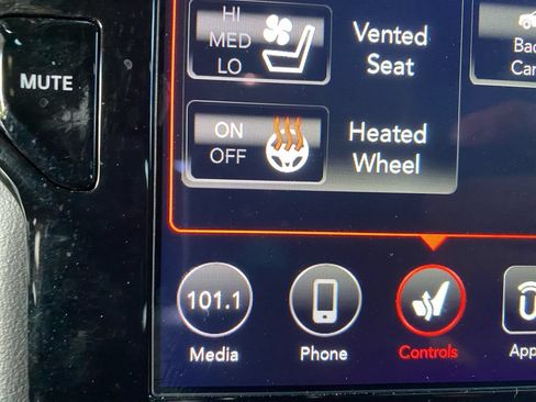 Used 2021 RAM 1500 Laramie w/ Sport Appearance Package AWD/4WD image 19