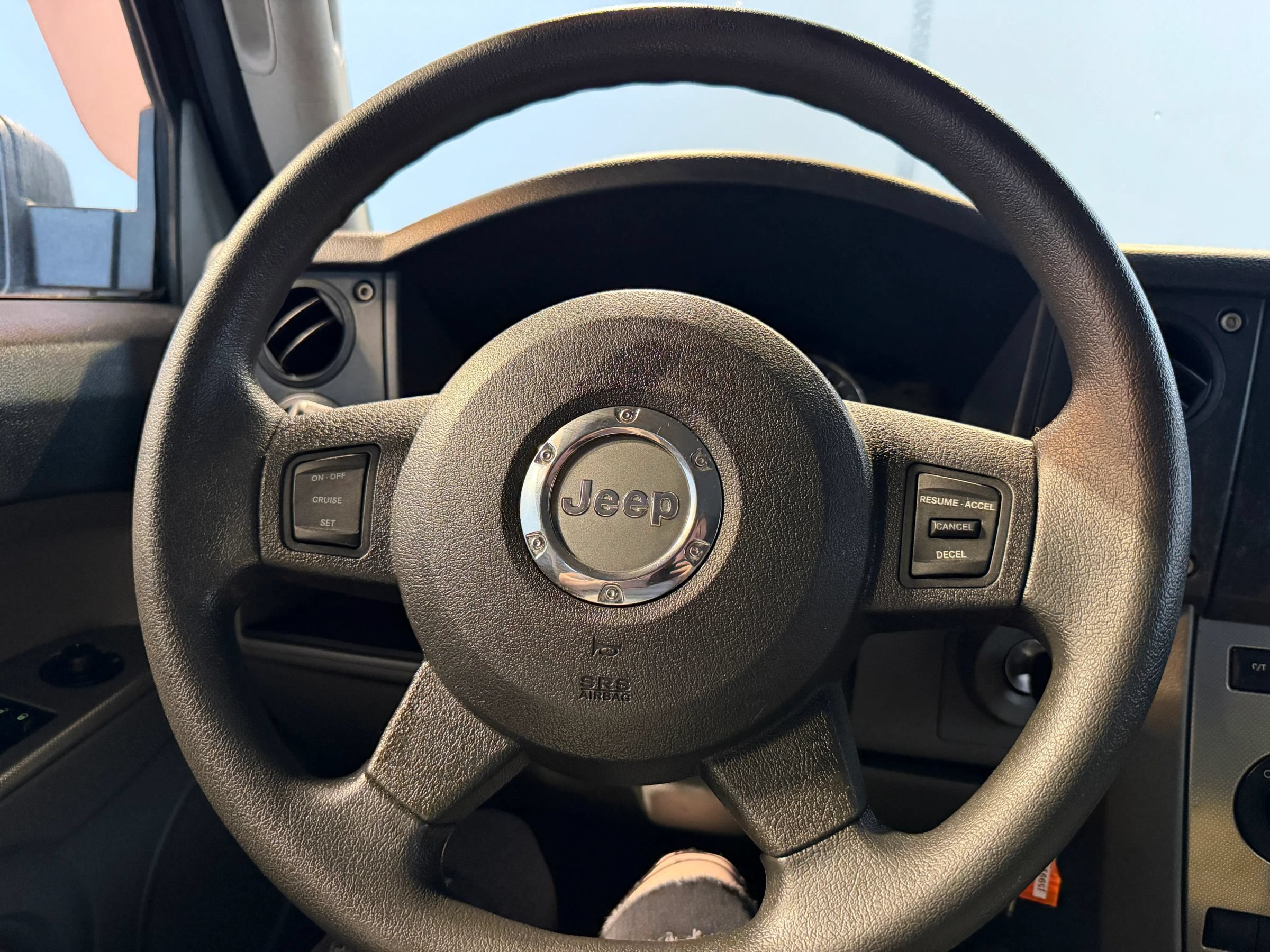 Used 2007 Jeep Commander Sport RWD image 12