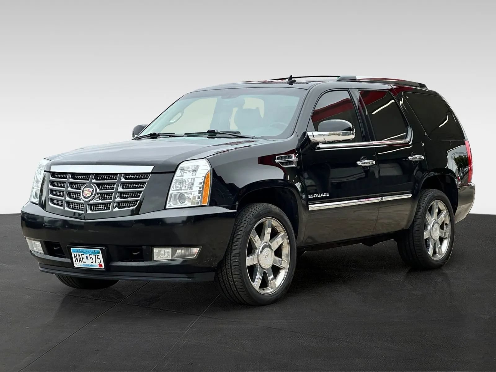 Used 2012 Cadillac Escalade Luxury AWD/4WD image 3