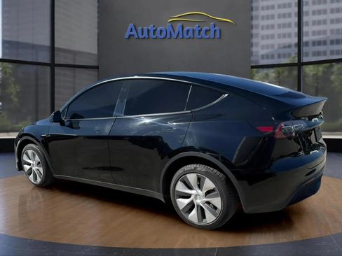 Used 2024 Tesla Model Y Long Range AWD/4WD image 7