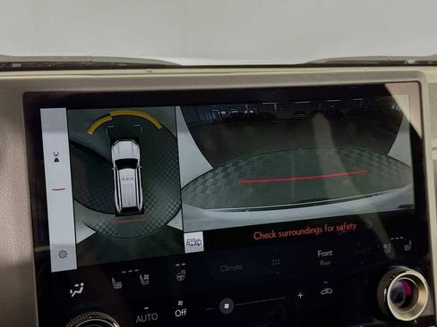 Used 2024 Lexus GX 550 w/ Accessory Package (2T) AWD/4WD image 17