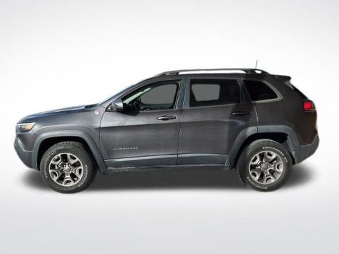 Used 2019 Jeep Cherokee Trailhawk w/ Cold Weather Group image 4