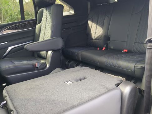 New 2025 Cadillac Escalade IQ Luxury 1 w/ LPO, Radiant Package image 22