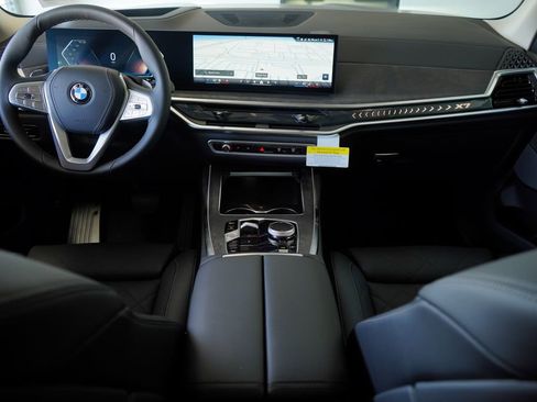 New 2026 BMW X7 xDrive40i w/ Premium Package image 14