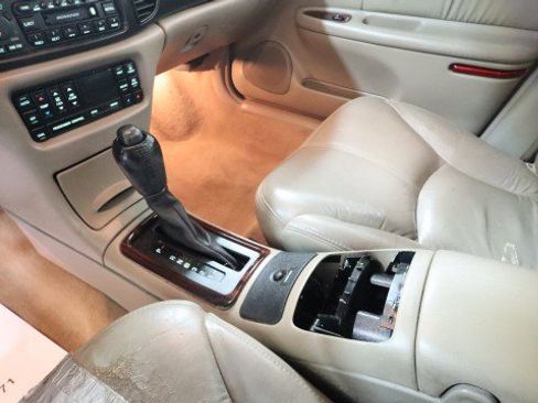 Used 2001 Buick Regal GS w/ Abboud Pkg image 16