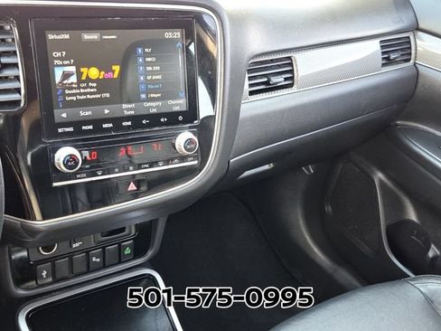 Used 2020 Mitsubishi Outlander FWD image 27