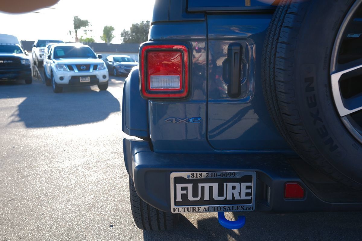 Used 2024 Jeep Wrangler Unlimited w/ Technology Group AWD/4WD image 39
