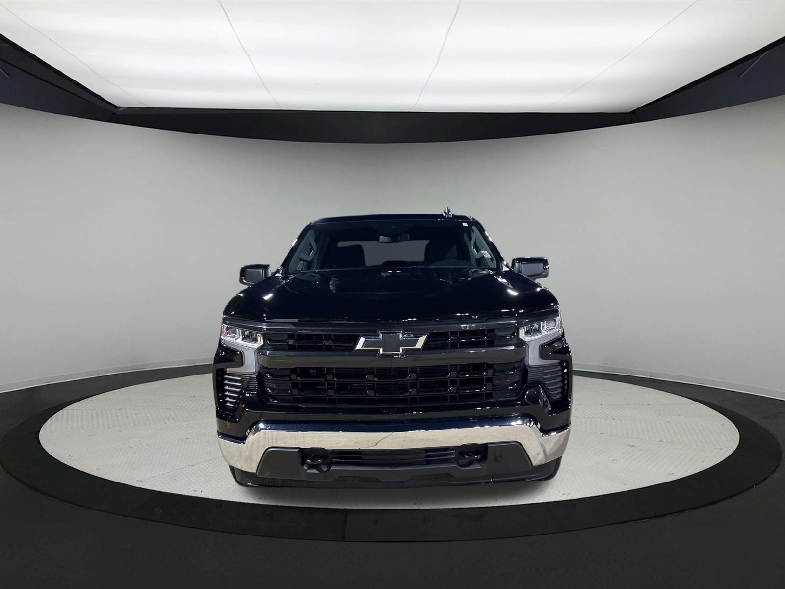 Used 2024 Chevrolet Silverado 1500 LT AWD/4WD image 2