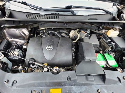 Used 2019 Toyota Highlander XLE image 59