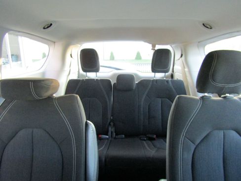 Used 2022 Chrysler Voyager LX FWD image 20