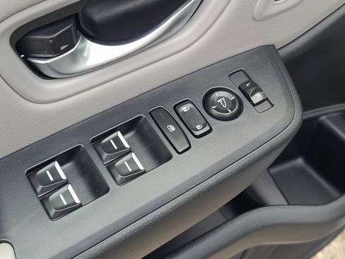 Certified 2023 Honda Pilot Touring image 11