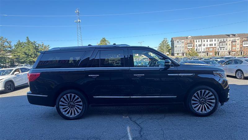 Used 2019 Lincoln Navigator L Reserve w/ Cargo Package AWD/4WD image 3