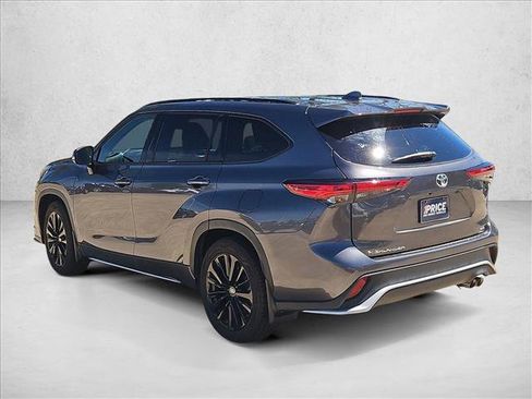 Used 2023 Toyota Highlander XSE image 8