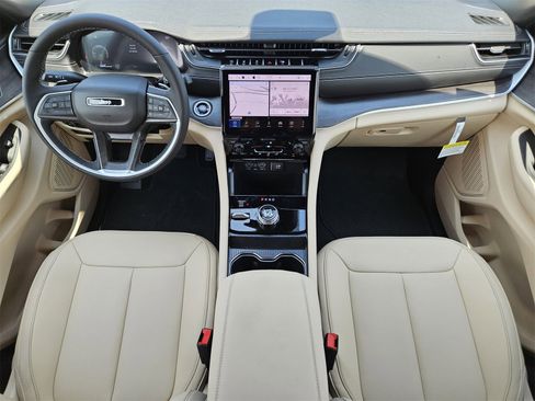 New 2025 Jeep Grand Cherokee L Limited w/ Trailer Tow Package image 25