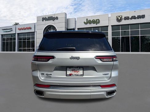 Used 2022 Jeep Grand Cherokee L Summit w/ Luxury Tech Group V AWD/4WD image 4