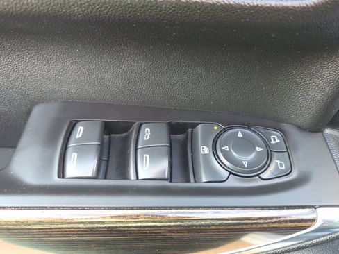 Used 2021 GMC Sierra 1500 SLE w/ X31 Off-Road Package image 19