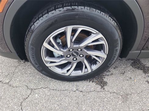 Certified 2023 Lincoln Corsair FWD w/ Towing Package image 9