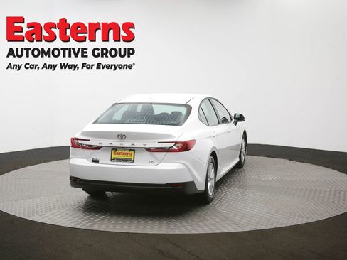 Used 2025 Toyota Camry Hybrid FWD image 39