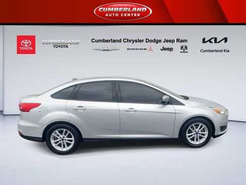 Used 2018 Ford Focus SE image 9