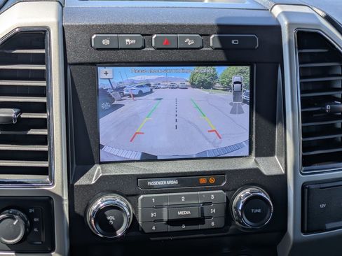 Used 2019 Ford F350 Lariat w/ Lariat Value Package AWD/4WD image 23