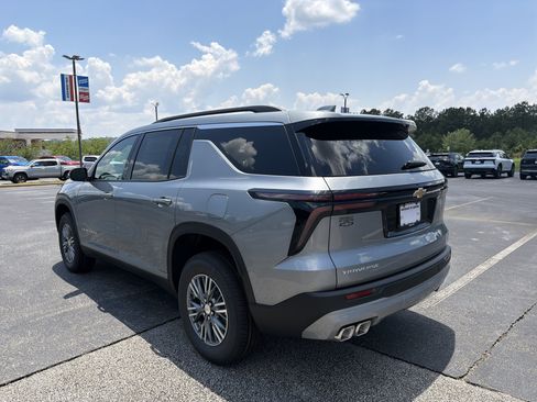 New 2026 Chevrolet Traverse LT FWD image 7
