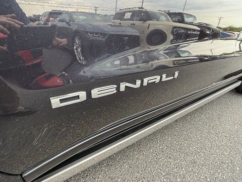 Used 2022 GMC Sierra 1500 Denali AWD/4WD image 14