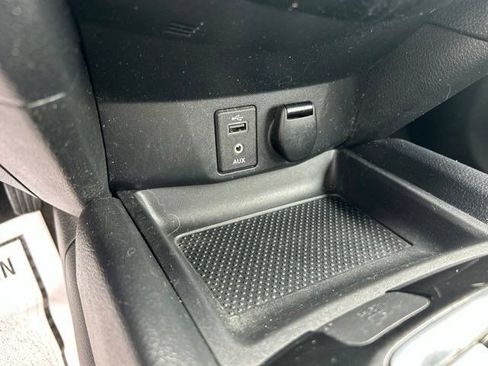 Used 2017 Nissan Rogue S FWD image 25