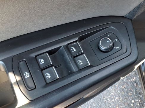 Certified 2021 Volkswagen Atlas Cross Sport S image 18