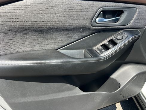 Used 2022 Nissan Rogue SV AWD/4WD image 13
