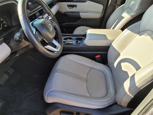 Used 2023 Honda Pilot Touring image 15