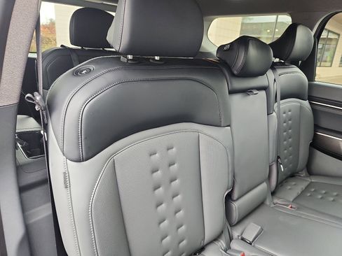 Used 2024 Kia EV9 Wind image 32