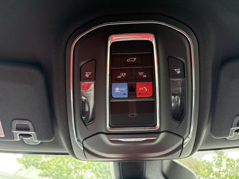 Certified 2023 Jeep Grand Cherokee Altitude image 15