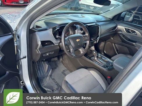 Used 2018 Chevrolet Traverse LT w/ LPO, Black Accent Package AWD/4WD image 12
