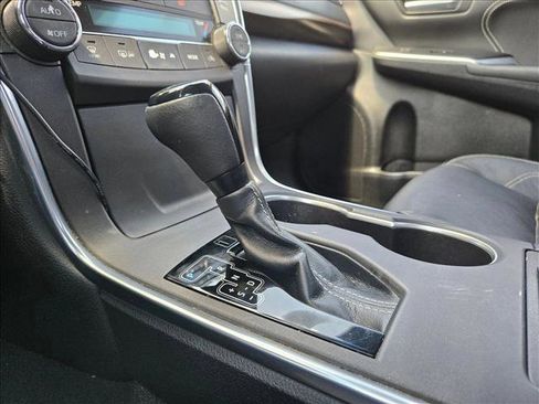 Used 2015 Toyota Camry XLE image 11