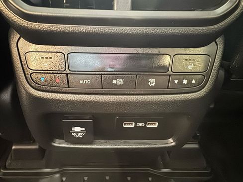 Used 2023 Honda Pilot Elite image 22
