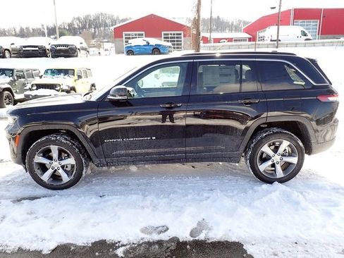 New 2025 Jeep Grand Cherokee Limited w/ Luxury Tech Group II image 2
