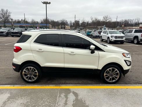 Used 2022 Ford EcoSport Titanium image 4