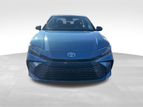 Used 2025 Toyota Camry LE image 2