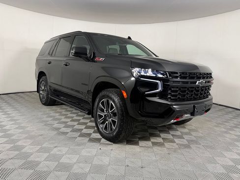 Used 2024 Chevrolet Tahoe Z71 w/ Luxury Package AWD/4WD image 3