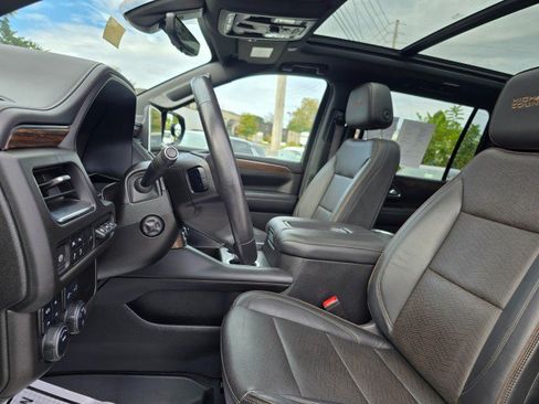 Used 2021 Chevrolet Suburban High Country image 24