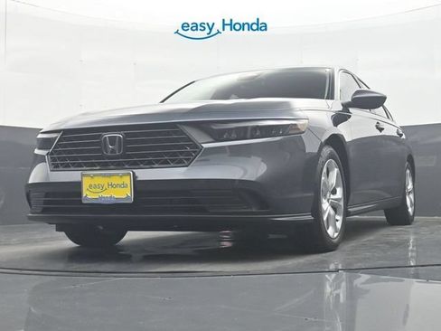 Used 2025 Honda Accord LX image 29
