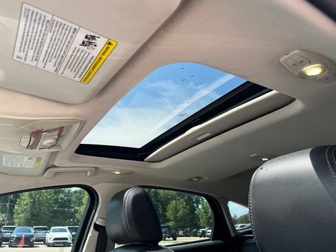 Used 2013 Ford Focus Titanium FWD image 21